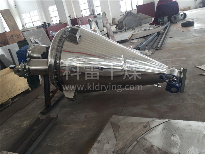 锥形螺带真空干燥机客户现场
